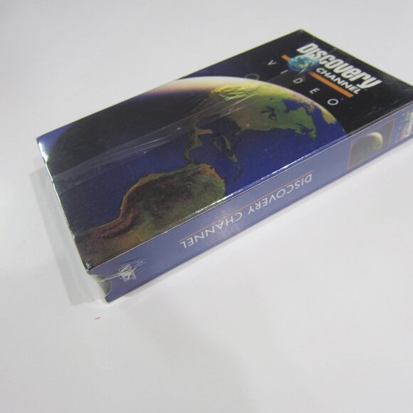 NEW Discovery Video - Why Dogs Smile and Chimpanzees Cry VHS - Picture 3 of 4